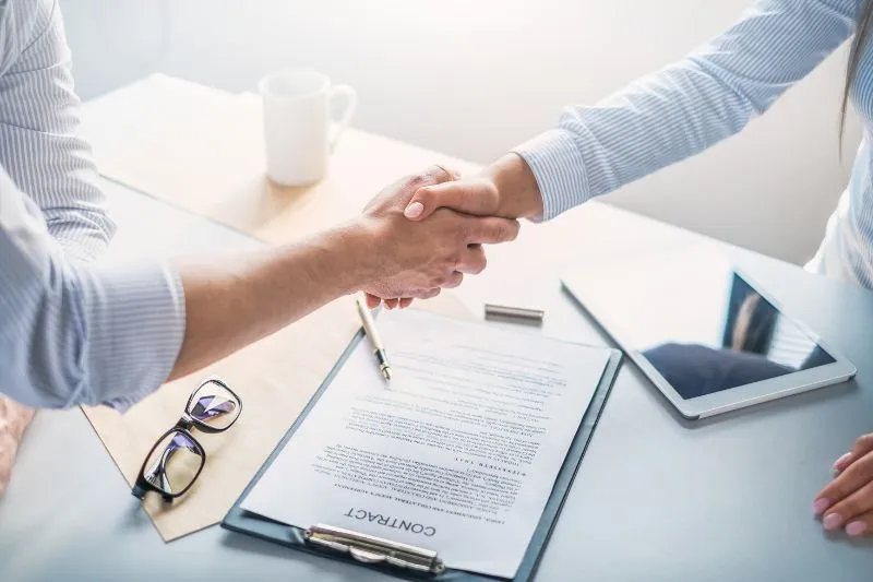 Các Điểm Khác Biệt Giữa Hợp Đồng Dân Sự Và Hợp Đồng Thương Mại